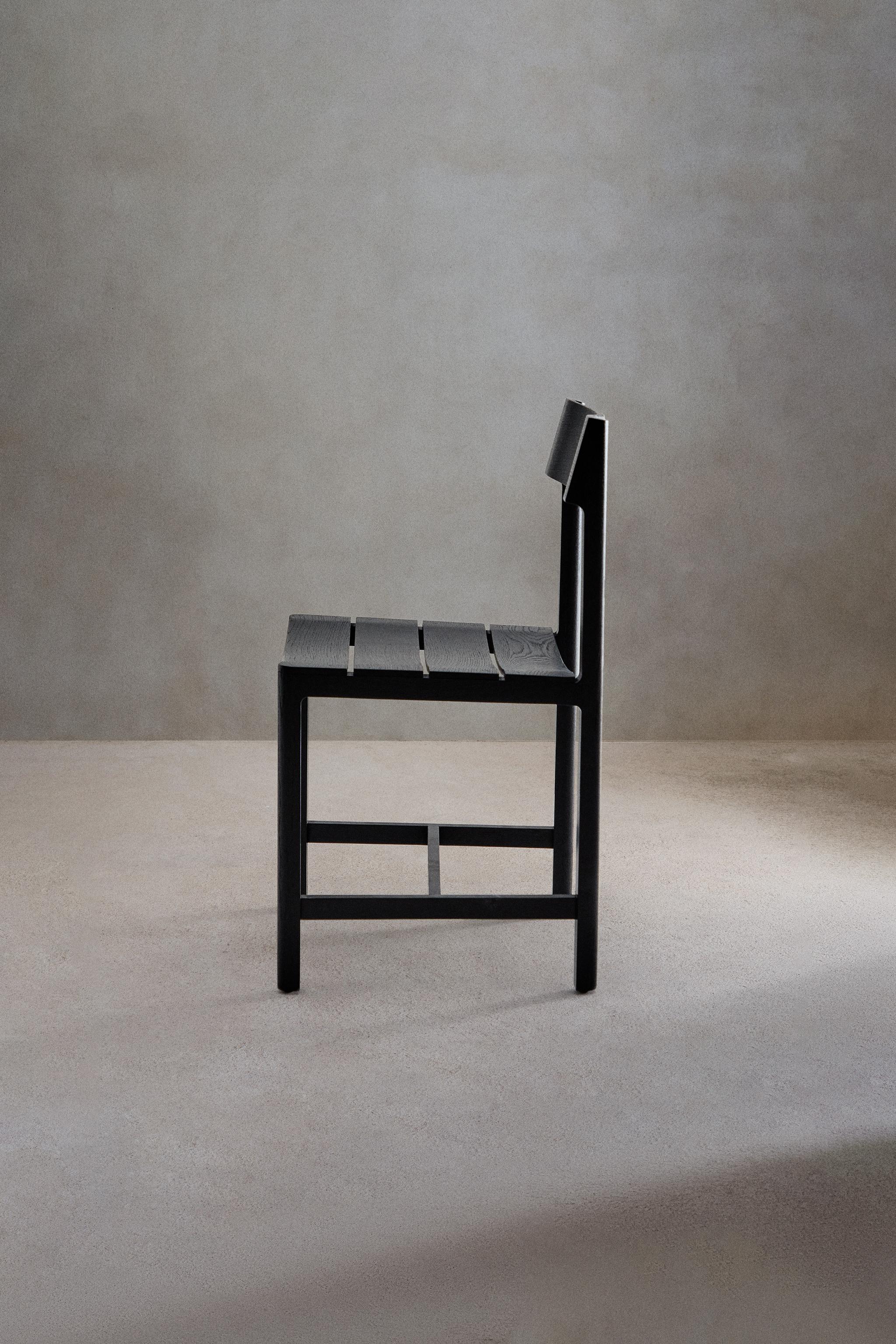 CHAIR 04